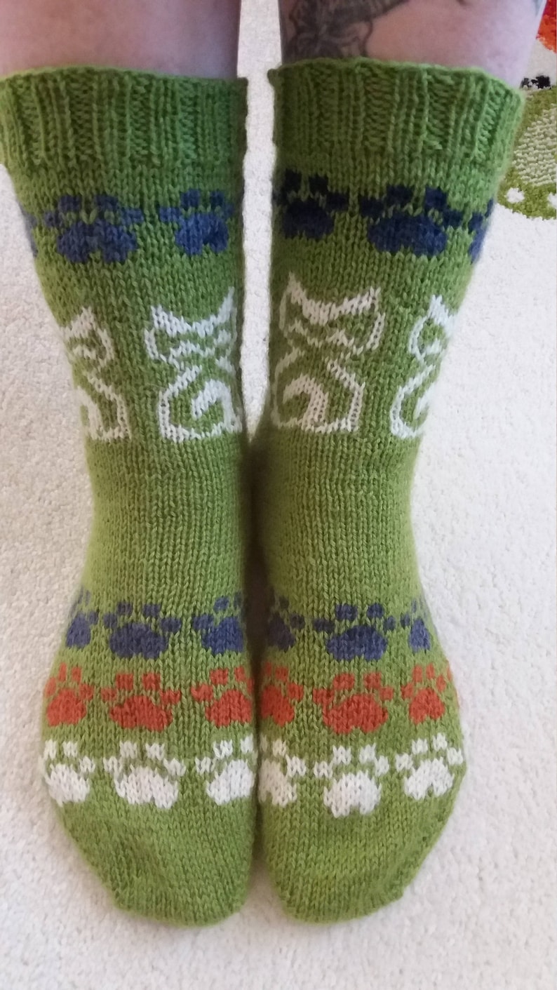 Cats & Paws Socks Pdf socks knitting pattern in english image 1