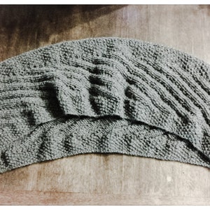 PDF Knitting Pattern - Diagonal Infinity Scarf - Unisex Cowl pattern in english - round scarf, loop scarf Tricot Strikke neck knitting