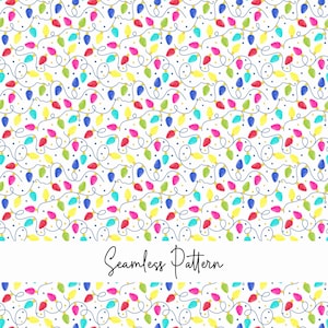 Può includere: Motivo senza cuciture di luci natalizie colorate su sfondo bianco. Le luci sono in vari colori, tra cui rosso, giallo, blu e rosa, collegate da un filo blu. Le parole "Seamless Pattern" sono scritte in corsivo.