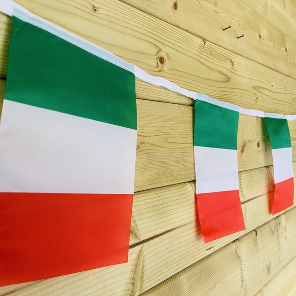 Italian National Flag Bunting 24 Flags 9 Metres Indoor / Outdoor Decoration Perfect For Any Italian Celebration Party or Event