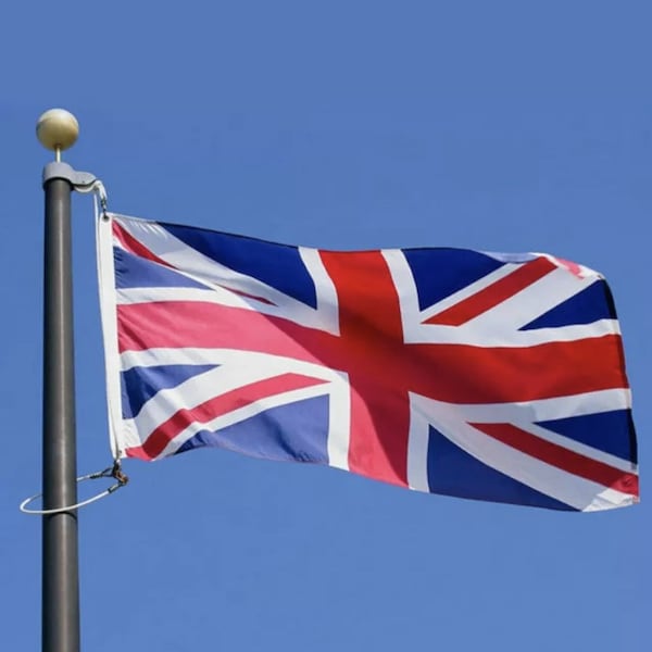 Union Jack Flagge 1,5x1m Charles III Krönung Polyester, Metallösen, doppelt genäht. Ideal für Royal Military & British Feiern