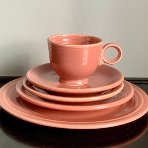 5-Piece Set of Vintage Fiestaware Rose Lunch, Salad & Bread Plate, Cup, Saucer Free Shipping Bild 1