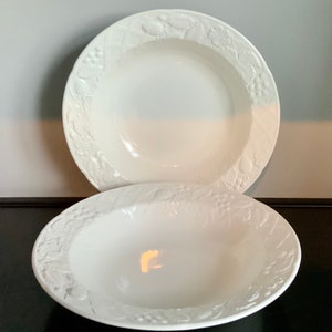 Mikasa English Countryside Round Vegetable Serving Bowl — Only 1 Left! -- Free Shipping!!