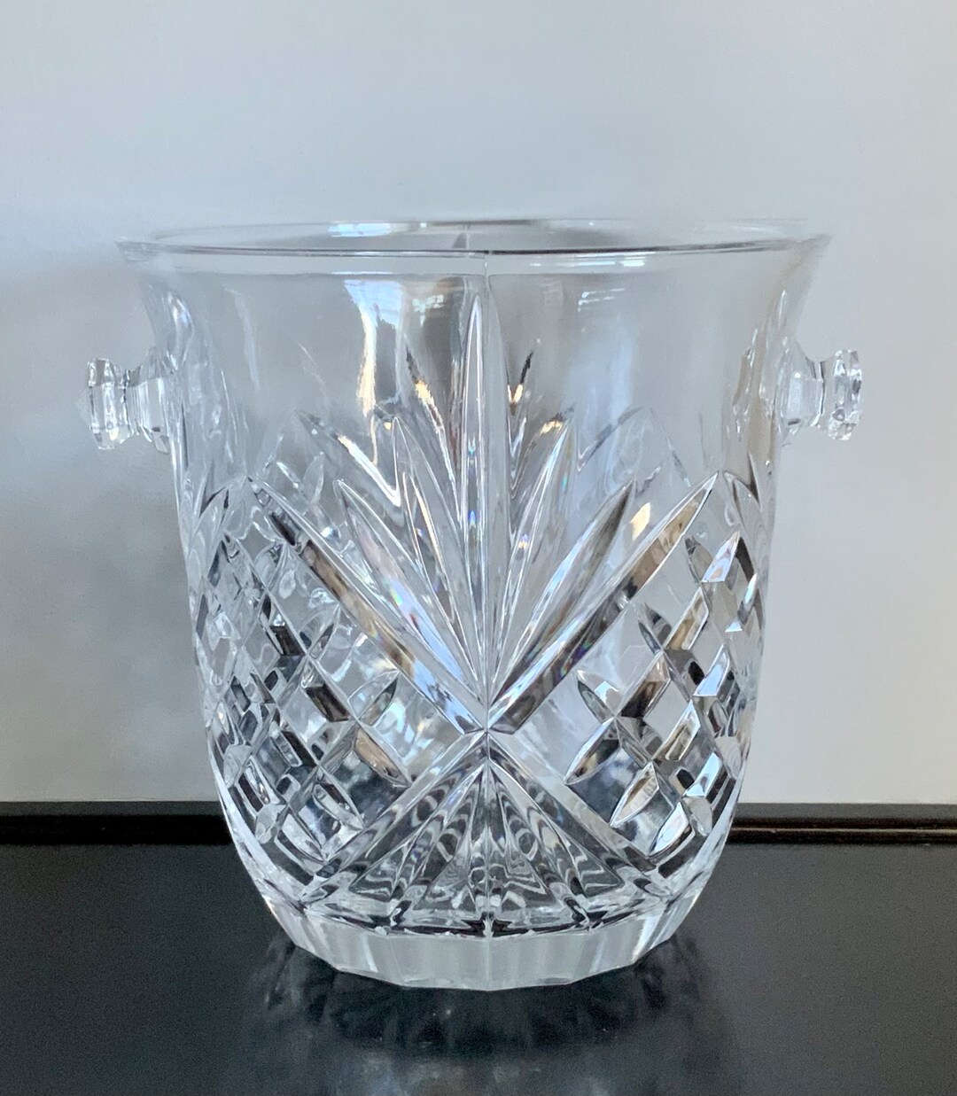 Godinger | Dining | Crystal Legends Pr 24 Lead Crystal Champagne Flutes By Godinger Silver Art New 63e92d1b7fc3ac23aebeb8cc