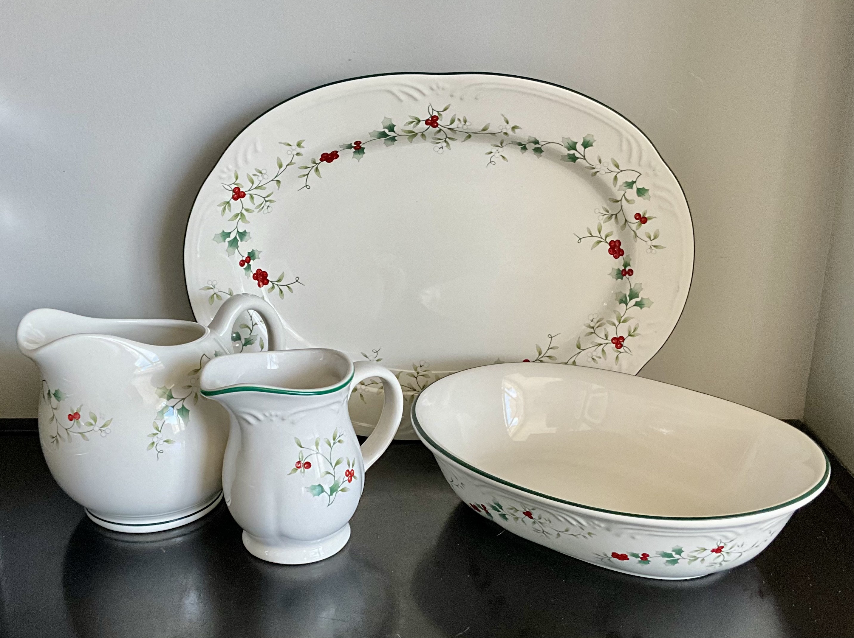 Pfaltzgraff winterberry pitcher sale