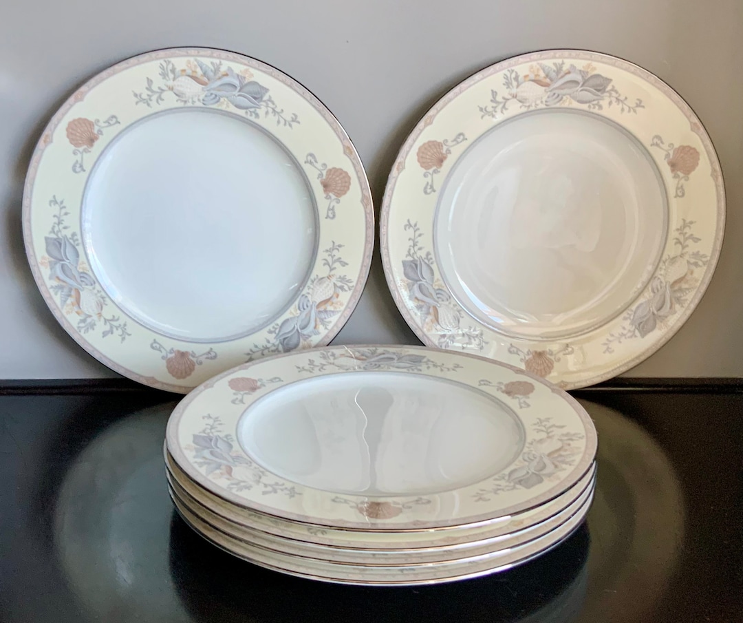 Mikasa Treasure Cove Bone China Dinner Plates Set of