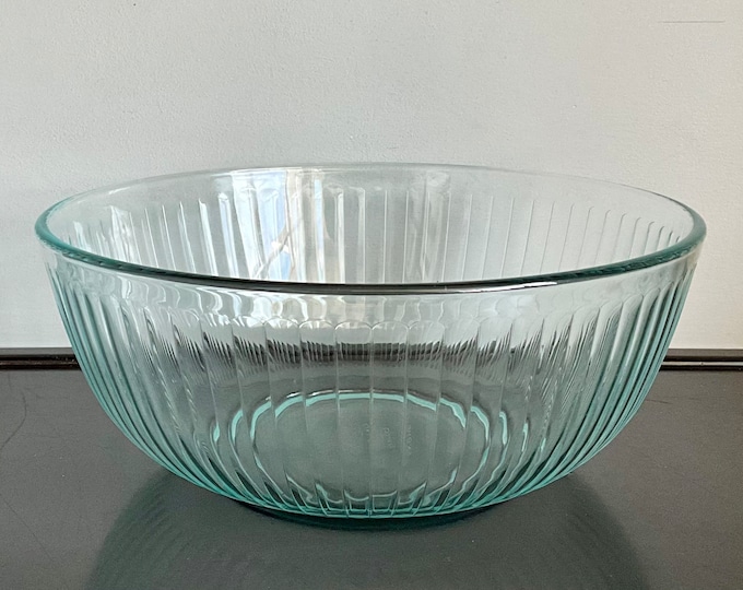 Vintage Pyrex Sculptured Clear Extra Large Serving/mixing Bowl (aqua ...