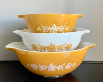 Set of 3 Vintage Pyrex Original Butterfly Gold Cinderella Bowls - 4 Qt., 2 1/2 Qt. & 1 1/2 Qt -- Free Shipping!!