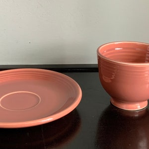 5-Piece Set of Vintage Fiestaware Rose Lunch, Salad & Bread Plate, Cup, Saucer Free Shipping Bild 7
