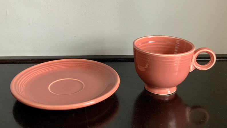 5-Piece Set of Vintage Fiestaware Rose Lunch, Salad & Bread Plate, Cup, Saucer Free Shipping Bild 7