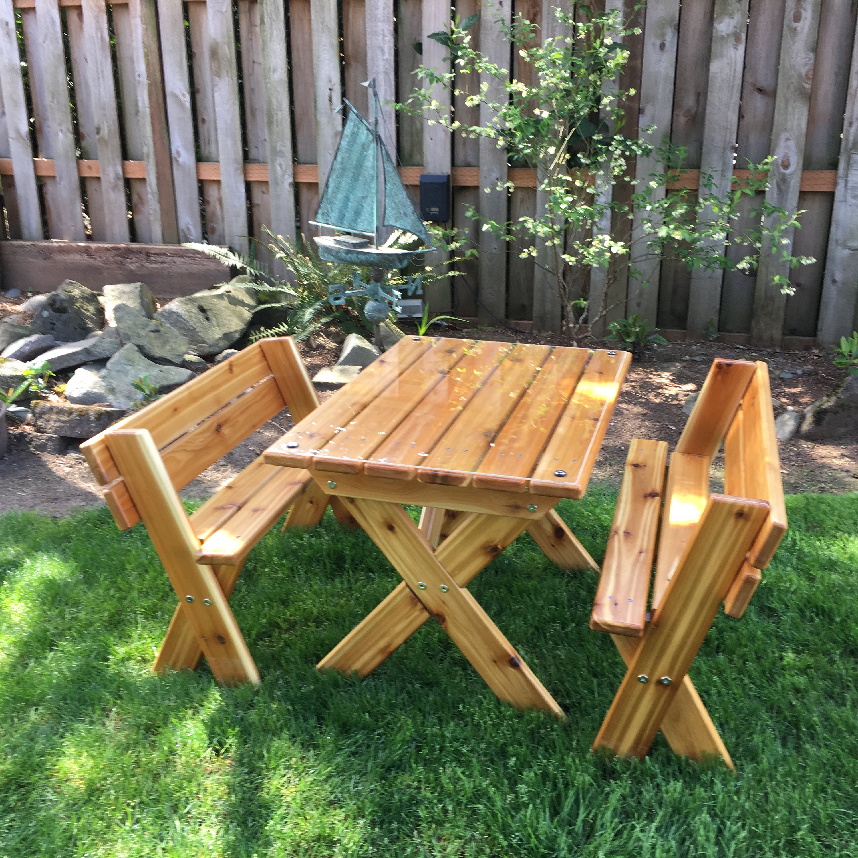 Mesa de picnic de madera de cedro blanco para exteriores de 6  pies con bancos adjuntos : Patio, Césped y Jardín