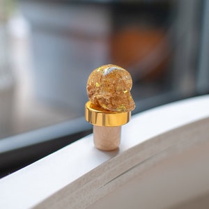 Gold Wine Stopper - Skull