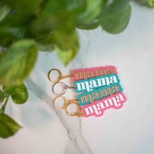 Llavero acrílico de mamá grabado con láser: un regalo sentimental