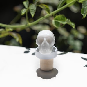 White Wine Stopper — White Skull