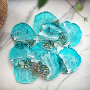 Translucent Ocean Blue Geode Resin Coasters – Handmade Crystal Effect Drink Coasters, Agate Style Home Decor, Unique Housewarming Gift