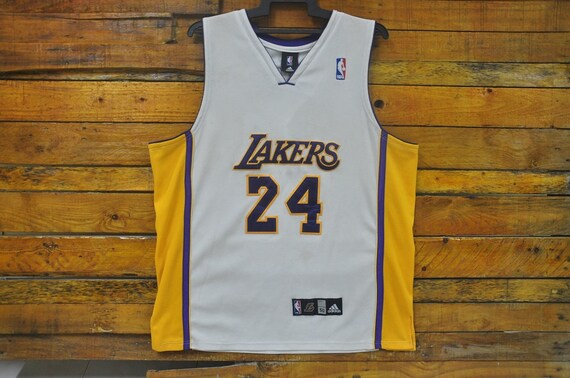 kobe bryant jersey size