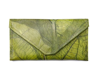 Carteira de couro tipo envelope Leaf *verde, marrom, natural, preto, vermelho e azul* | Única | Ecológica | Comércio justo | Feita à mão |