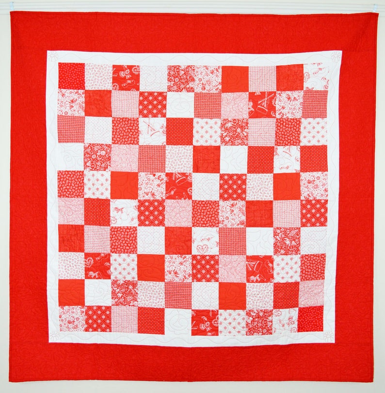 Red and White Checkered Lap Picnic Quilt image 2