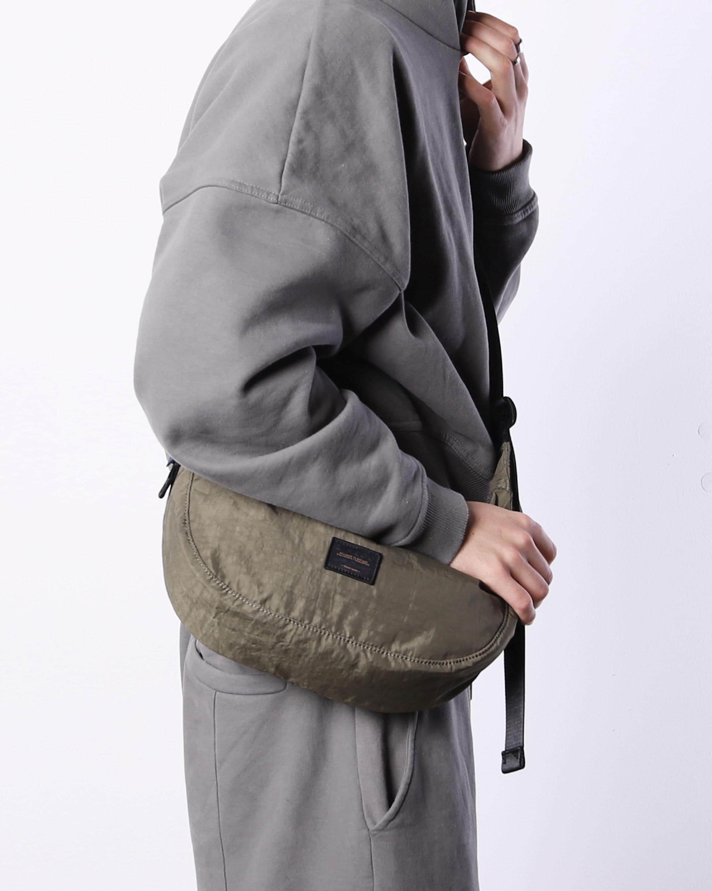 ☆人気☆【montravailpersonnel】☆mtp crowded bag☆バッ.グ☆ Slim Crossbody Hobo With Rfid
