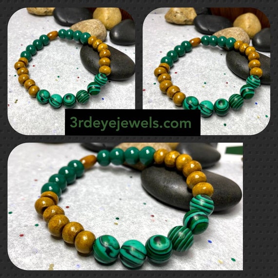 Handmade Men's Stretch Bracelet with Wood and Malachite Beads.