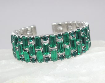 Vintage Signed Weiss Emerald Green Baguette Rhinestones Flexible Cuff Bracelet Silver Tone