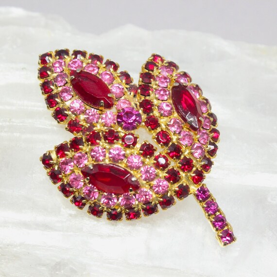 Vintage Red Pink Prong Set Rhinestone Leaf Brooch… - image 1