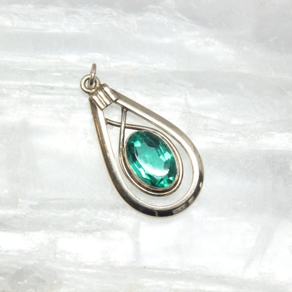 Vintage Art Deco Simmons Gold Filled Emerald Green Glass Open Teardrop Pendant