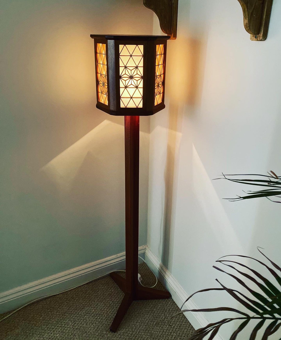 Wooden Floor Lamp - Japanese Kumiko Lamp - Etsy UK
