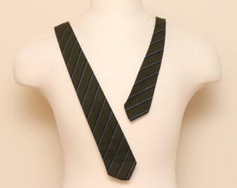 cravate vintage en laine à rayures diagonales vertes, noires et bleues
