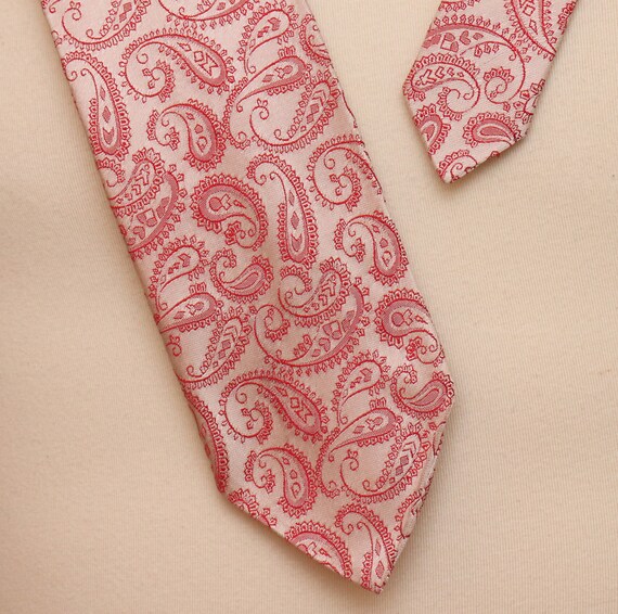 Vintage white and red paisley necktie - image 2