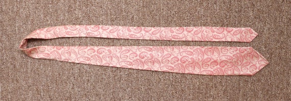 Vintage white and red paisley necktie - image 5