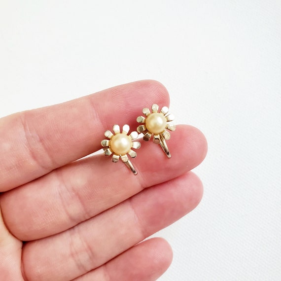 Vintage 1960s Coro GoldTone 5.5mm Blush Yellow Sc… - image 1