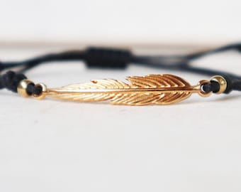 Boho Chic Adjustable Bracelet with  Feather Charm, friendship mackrame knot bracelet,cute feather dainty bracelet - Handcrafted Jewelry