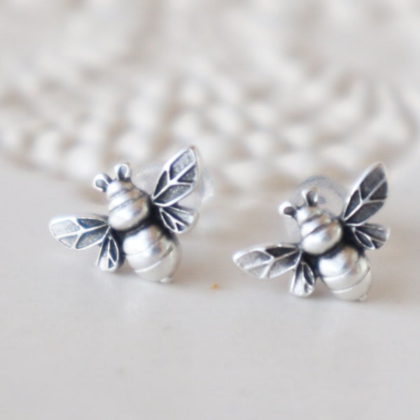 Titanium bee earrings Clearance