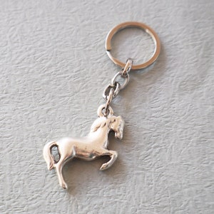 Horse  metal keychain,horse keyring,gift for her,Animal Lover Keychain,Equestrian Keychain,