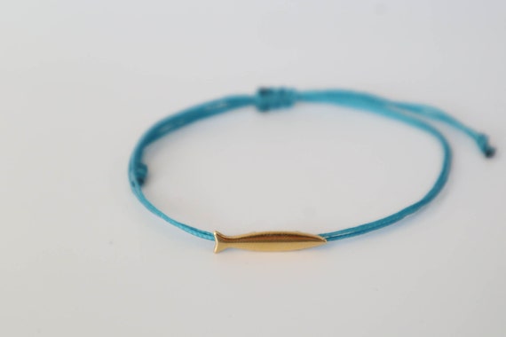 minimalist fish charm bracelet,adjustable friendship bracelet, Gold Fish Bracelet, Wax cord Bracelet, Boho Fish Bracelet