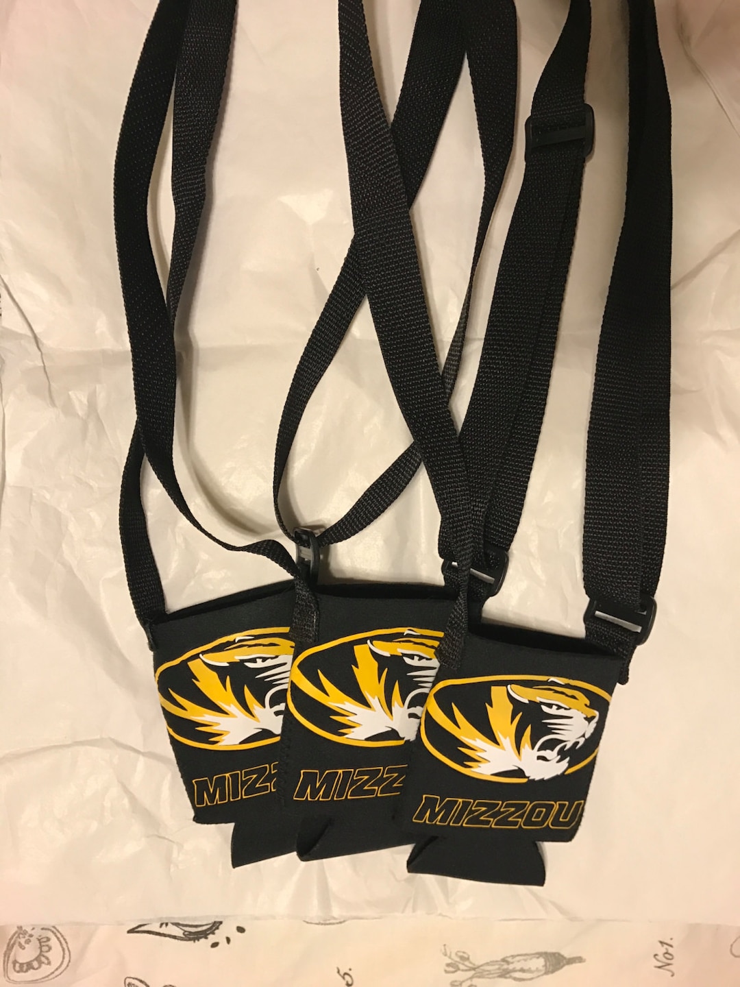 Can Cooler Necklace Wearable Can Insulator Beverage Holder Adjustable