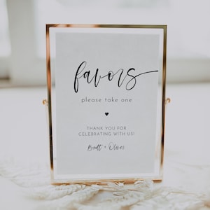 Baby shower outlet favor sign