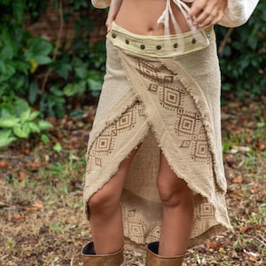 Jupe tribale drapée, jupe asymétrique, jupe ethnique, vêtements tribaux, jupe à carreaux, jupe de festival, vêtements ethniques, jupe bohème lutin BEIGE ( Print 2 )