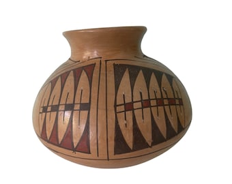 Vintage Mata Ortiz Art Pottery Vase Signed