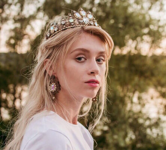 Corona di perle, nozze d'oro, corona di cristallo, diadema nuziale, fata coda corona, diadema d'oro nero, sirena, corona di cristallo crudo, capelli Vine pettine - Italia