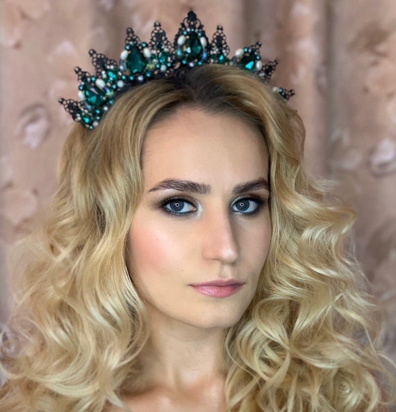 Green Crystal Bridal Crowns Tiara Rhinestone Diadem Tiara Bride Headband Wedding Amazon.com: OOGHE Tiaras and Crowns for Women, Baroque Big  main image 3