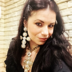 Glittering Crystal Art Deco Baroque Cross Earrings in Gold Tone Metal Stud Drop Dangle Cross Earrings Pendant Dolce Style Byzantine