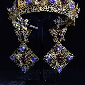 Lila bruiloft kroon bruids gouden filigraan tiara Swarovski kristal hoofddeksel paars grote oorbellen hoofdband Byzantijnse sieraden goud metaal evenement afbeelding 3