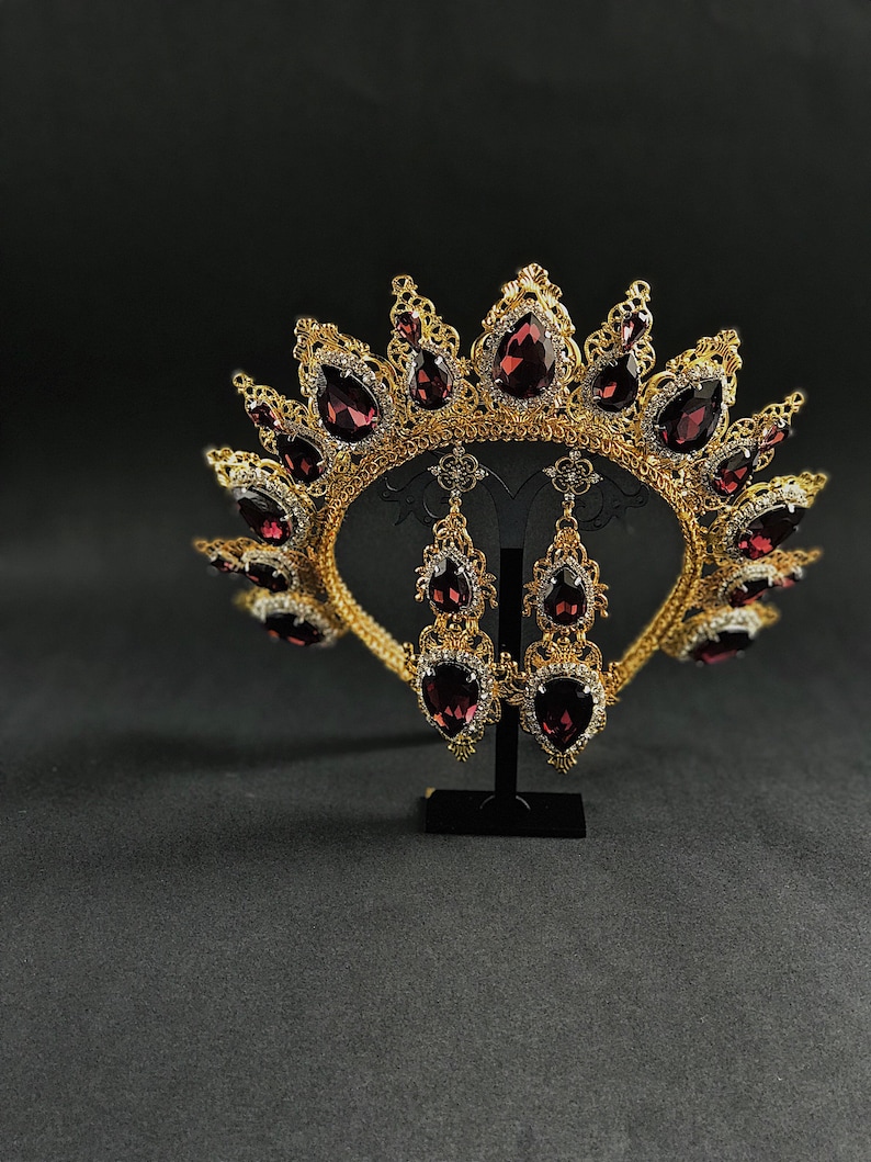 Fast Ship Custom rococo Birthday Crown Gold Metal Tiara Earrings Medieval Bridal Marsala Deep Red Crystal Queen Headpiece Baroque Wedding