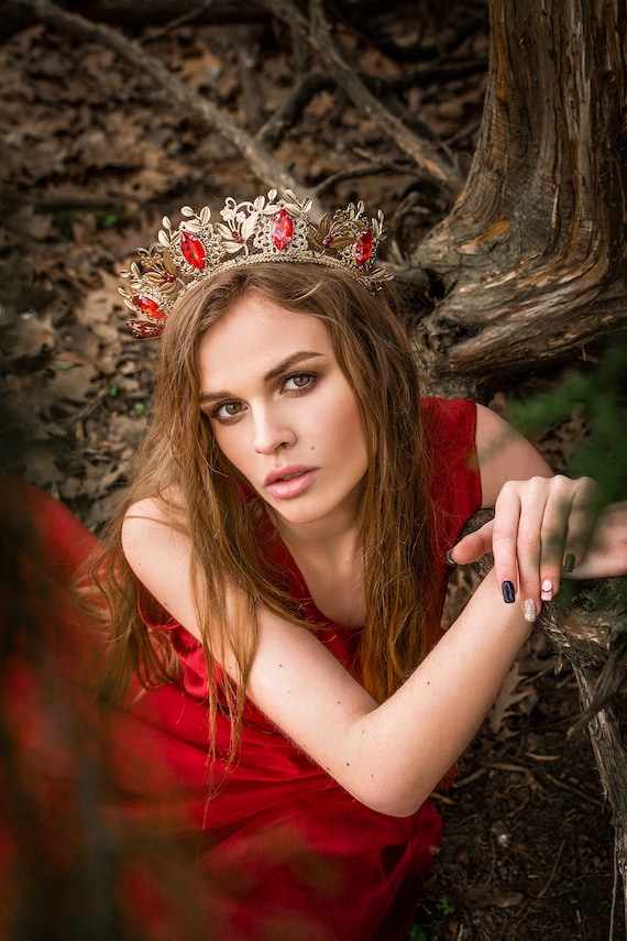 Baroque Red Gold Metal Crown Christmas Wedding Tiara  display picture 1