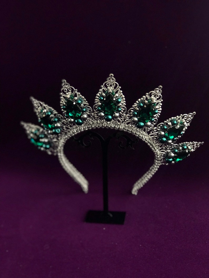 Silver Emerald Crown Bridal Swarovski crystals Green Tiara Wedding Dolce Headband Headpiece emerald wedding band bridesmaid gift Girlfriend image 1