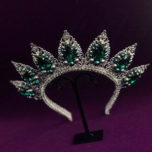 Silver Emerald Crown Bridal Swarovski crystals Green Tiara Wedding Dolce Headband Headpiece emerald wedding band bridesmaid gift Girlfriend image 2