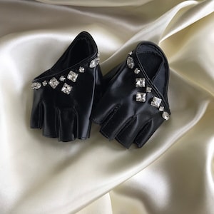 レア品！キラキラ可愛い⭐︎ CHANEL シャネル手袋 ブラック 黒系