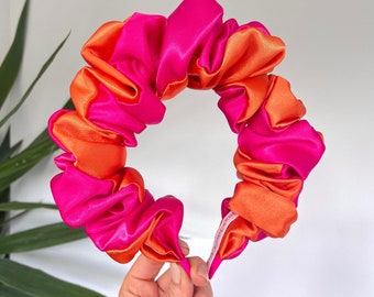 Chouchou rose fuchsia et orange couronne en satin de soie torsadé bandeau pour cheveux frisés bandeau froissé à volants brillant Royaume-Uni mariage courses